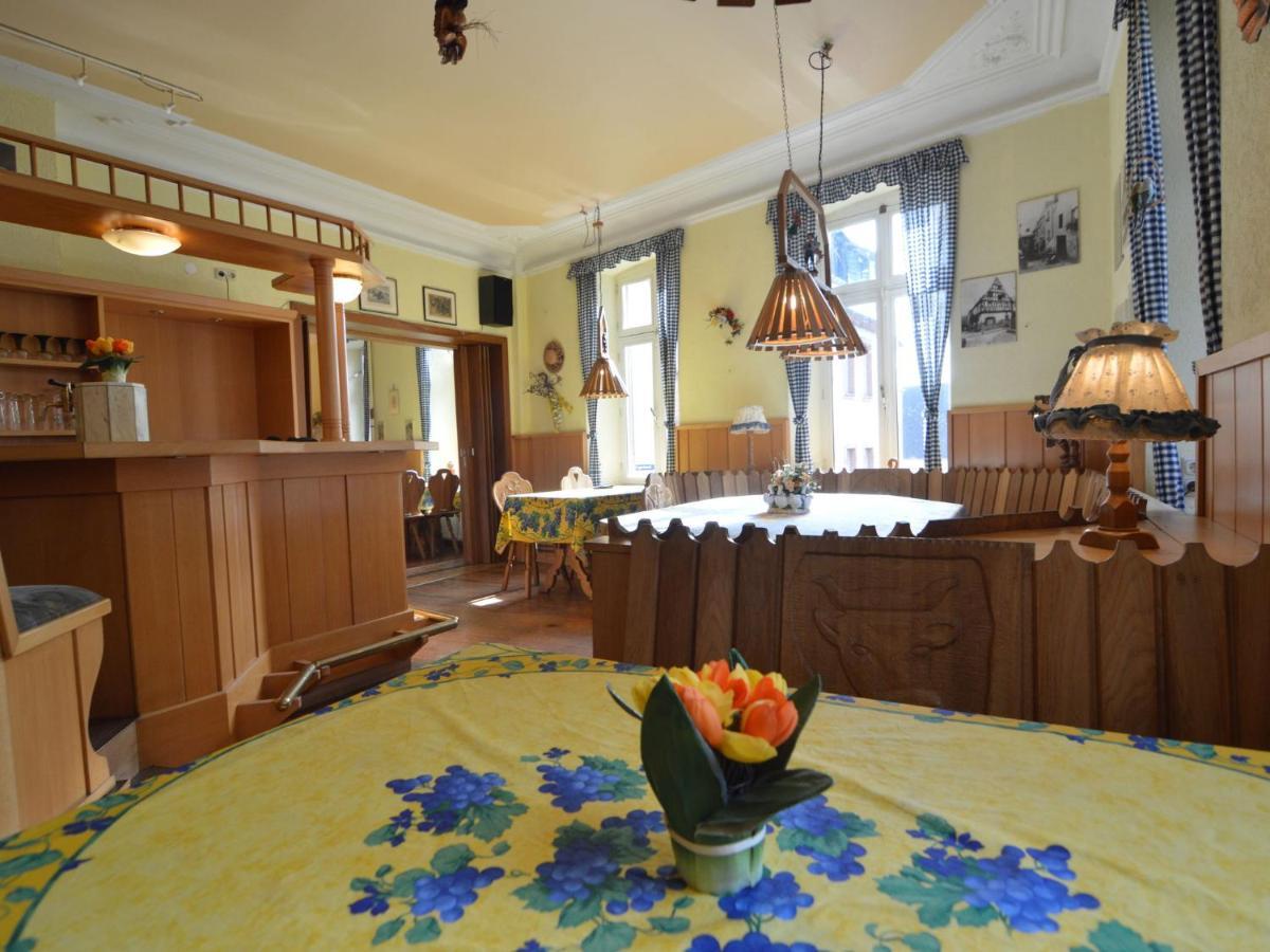 Classy Holiday Home In Uerzig Near Forest 객실 사진