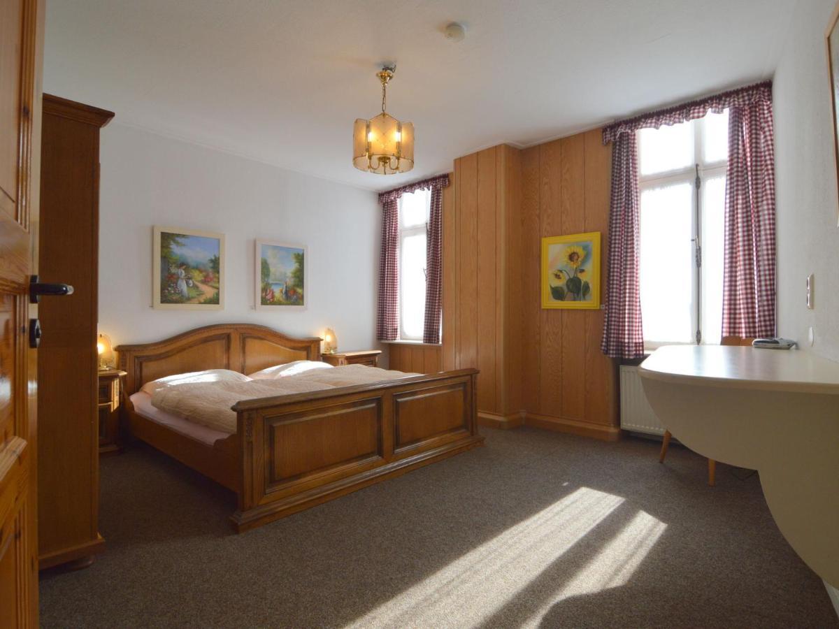 Classy Holiday Home In Uerzig Near Forest 객실 사진
