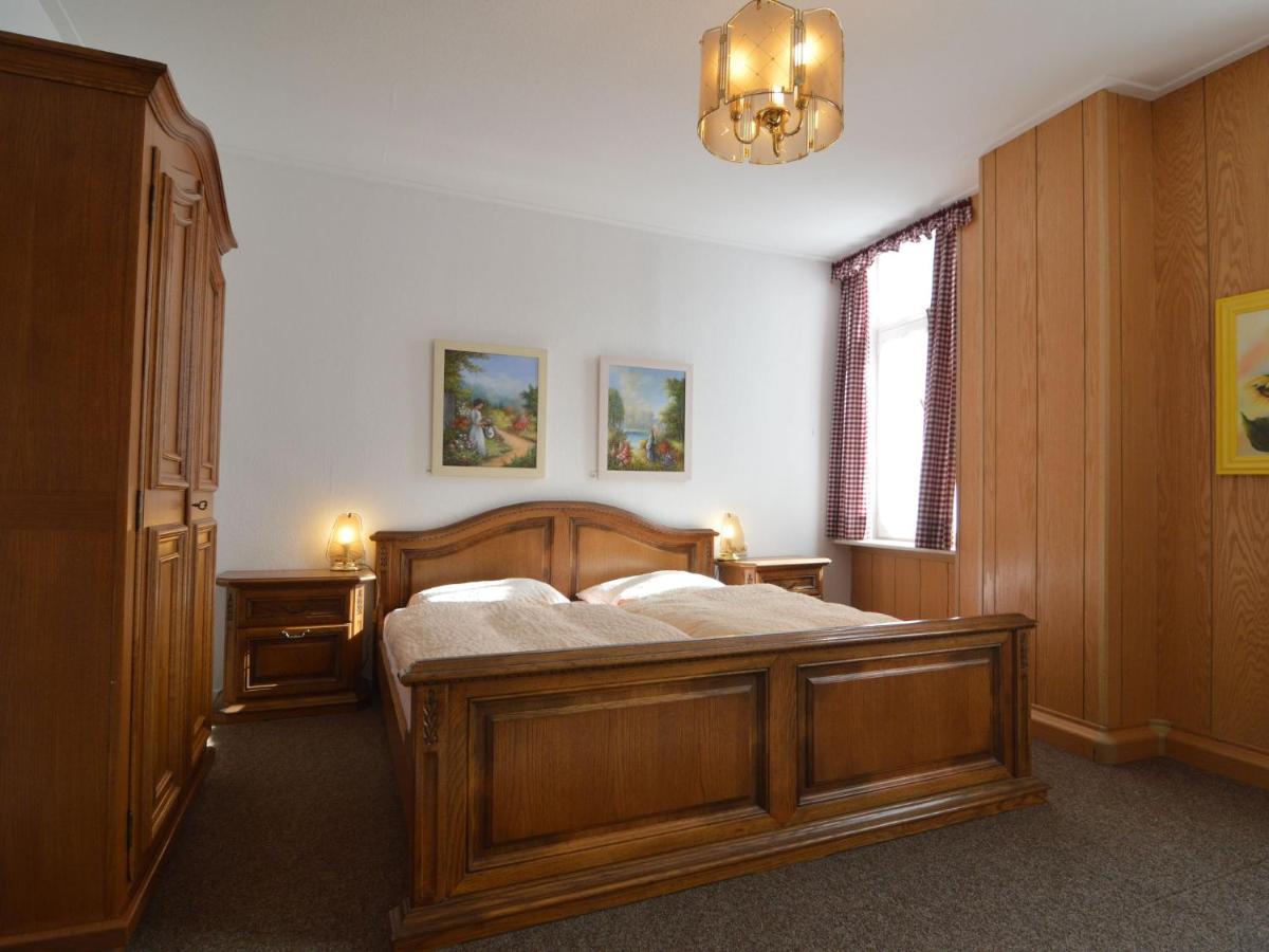 Classy Holiday Home In Uerzig Near Forest 객실 사진