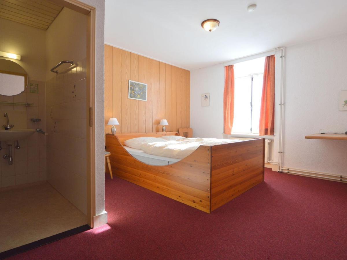 Classy Holiday Home In Uerzig Near Forest 객실 사진